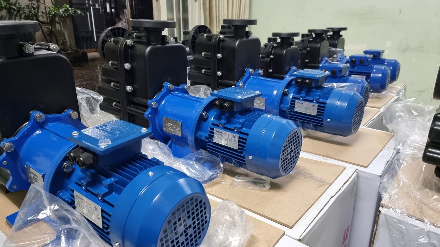 Lô bơm hóa chất tự mồi Pan World tại kho Sóng Vàng